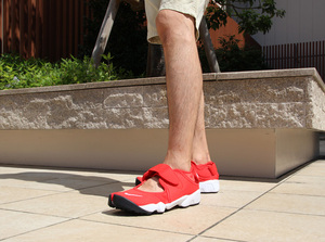 商品価格に関しましては、リンクが作成された時点と現時点で情報が変更されている場合がございます。お買い物される際には、必ず商品ページの情報を確認いただきますようお願いいたします。また商品ページが削除された場合は、「最新の情報が表示できませんでした」と表示されます。