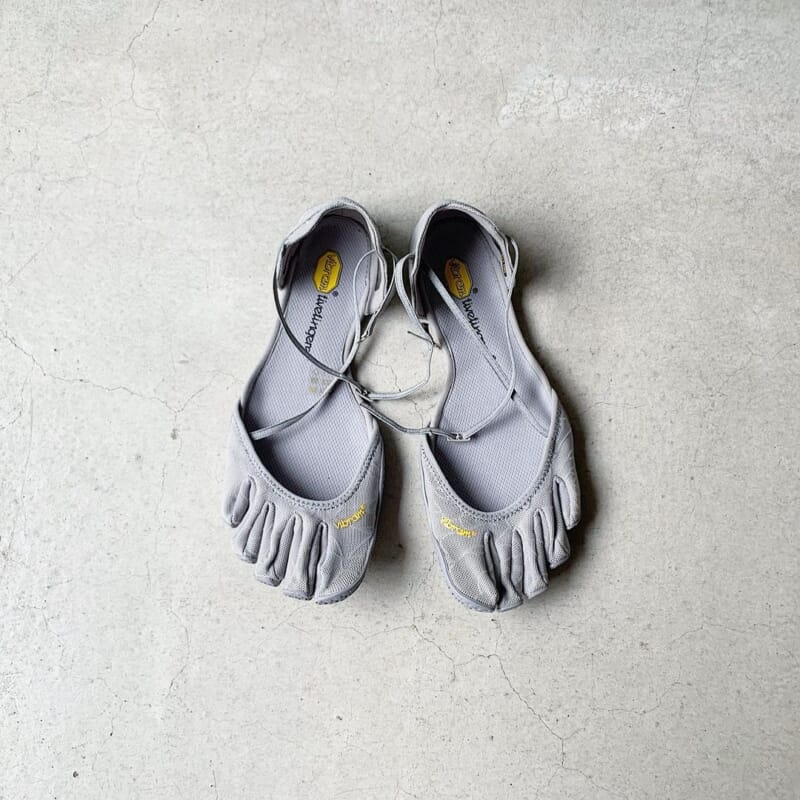 ビブラムソールでお馴染みのビブラム社が展開する5本指の靴 ファイブフィンガーズ