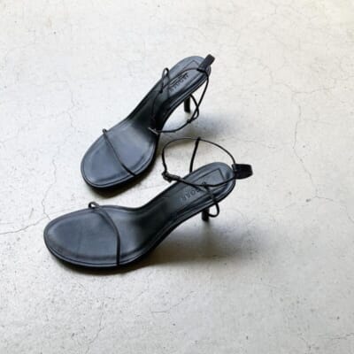 JAGGAR スキニーストラップ ヒール サンダル